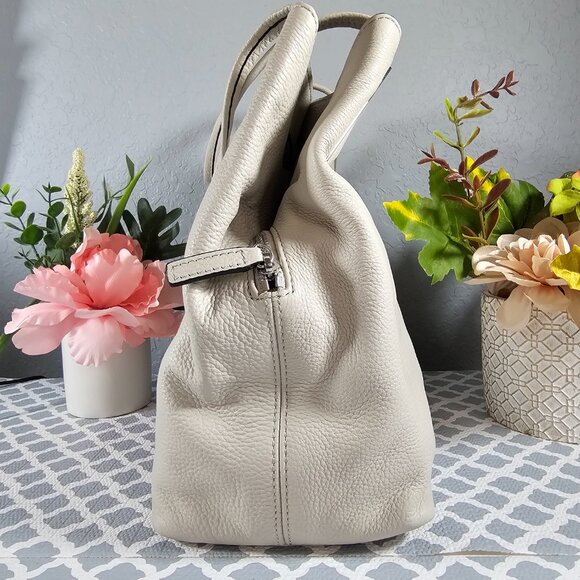 Vince Camuto VV-IKE-To Tote Bag in Silver Cloud Pebbled Leather – NWT - Picture 14 of 15